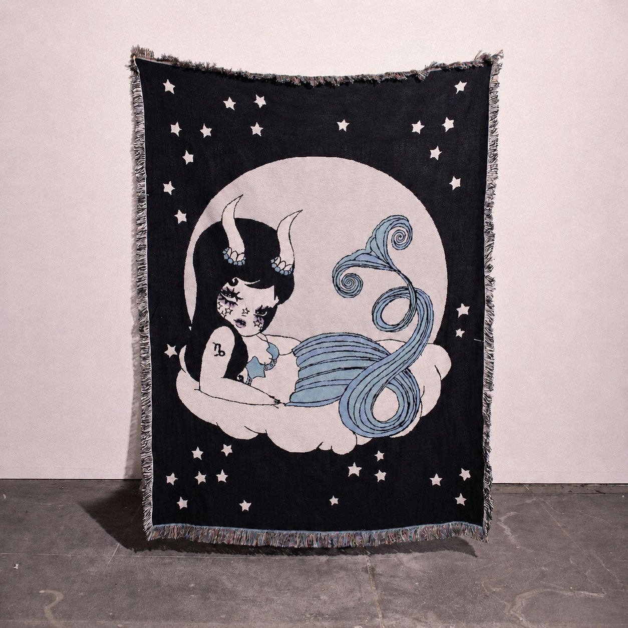 Cósmica Capricorn Woven Blanket