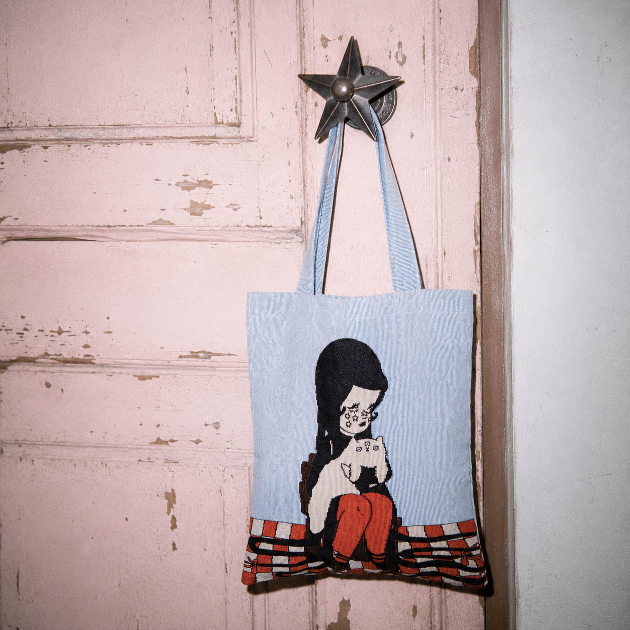 Love Cats Blanco Woven Tote